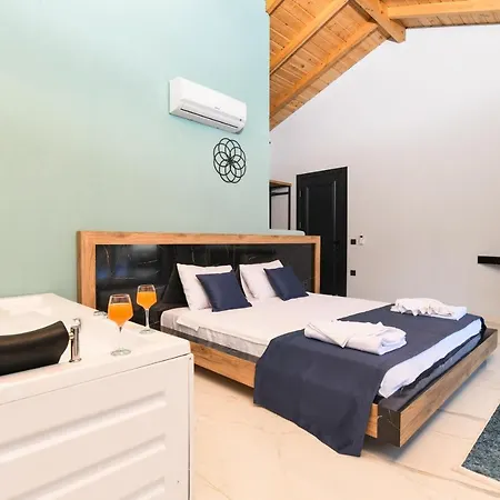 Sade 1 Secluded Large Pool Villa *
