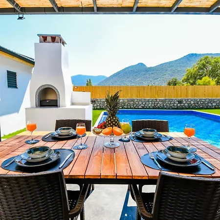 Villa Sade 1 Secluded Large Pool *
